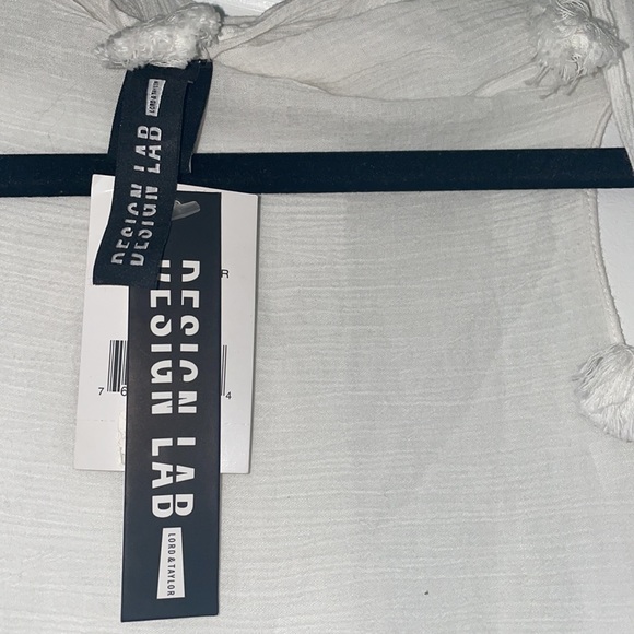 Design Lab Lord & Taylor white beach cover up - Picture 2 of 4